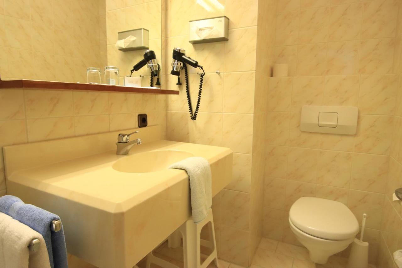 Hotel Alexa Bad Mergentheim Bagian luar foto